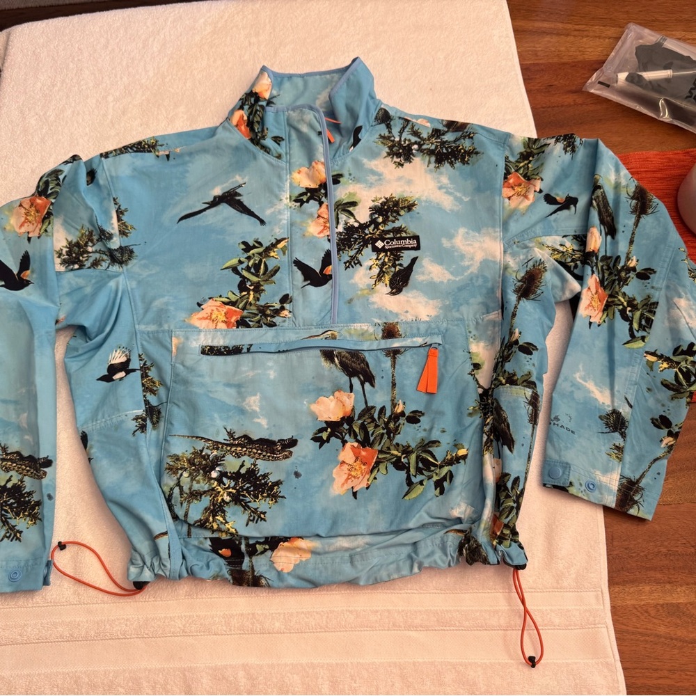 Columbia Blue Floral Pullover Jacket. Excellent condition. Details galore.